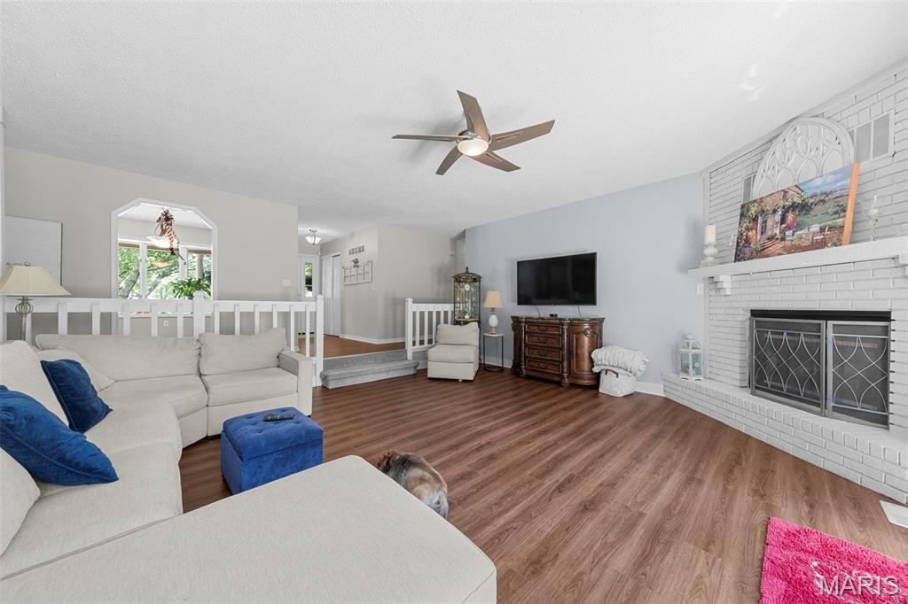 1001 Seine Drive Property Photo 8
