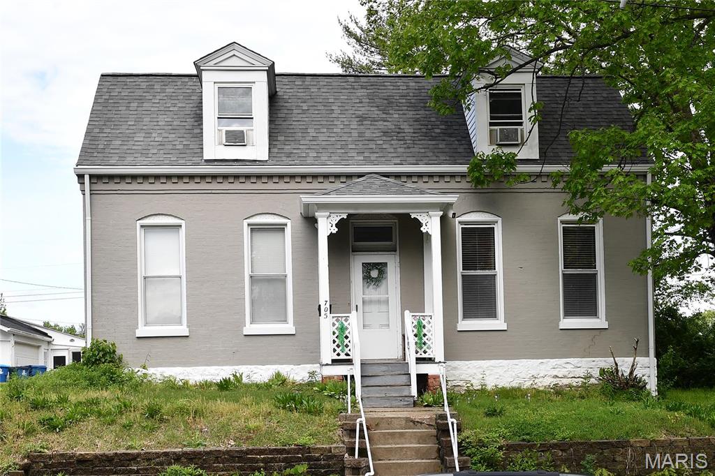 705 N Benton Avenue Property Photo 1