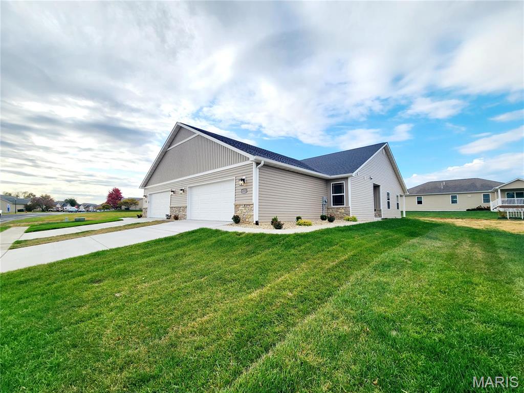 10952 Upland Terrace Drive Property Photo 1