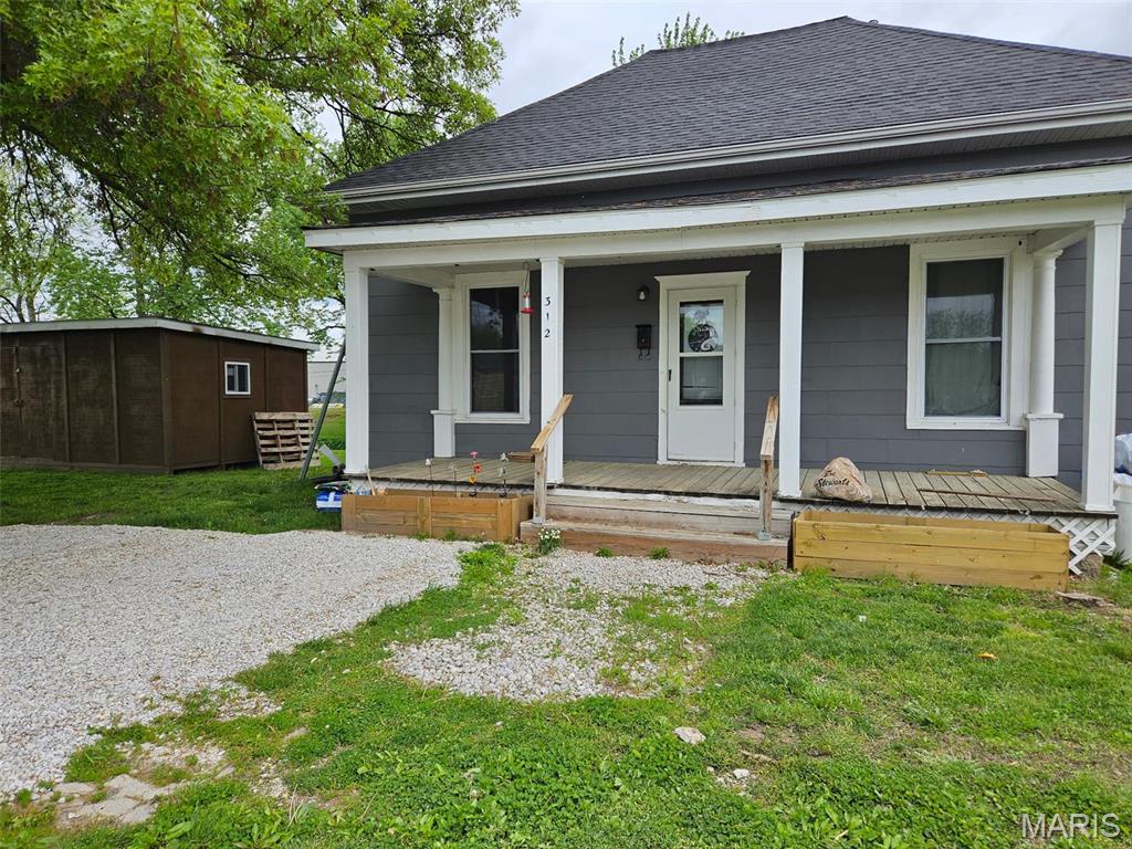 312 S Locust Street Property Photo 1