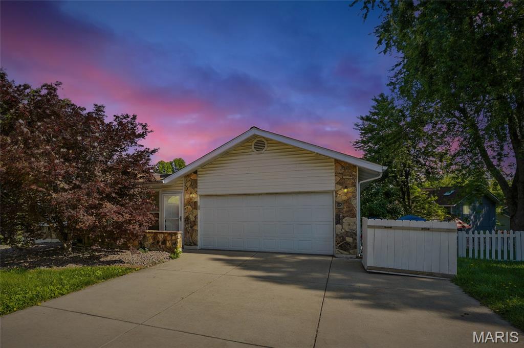 737 Woodbriar Lane Property Photo 1