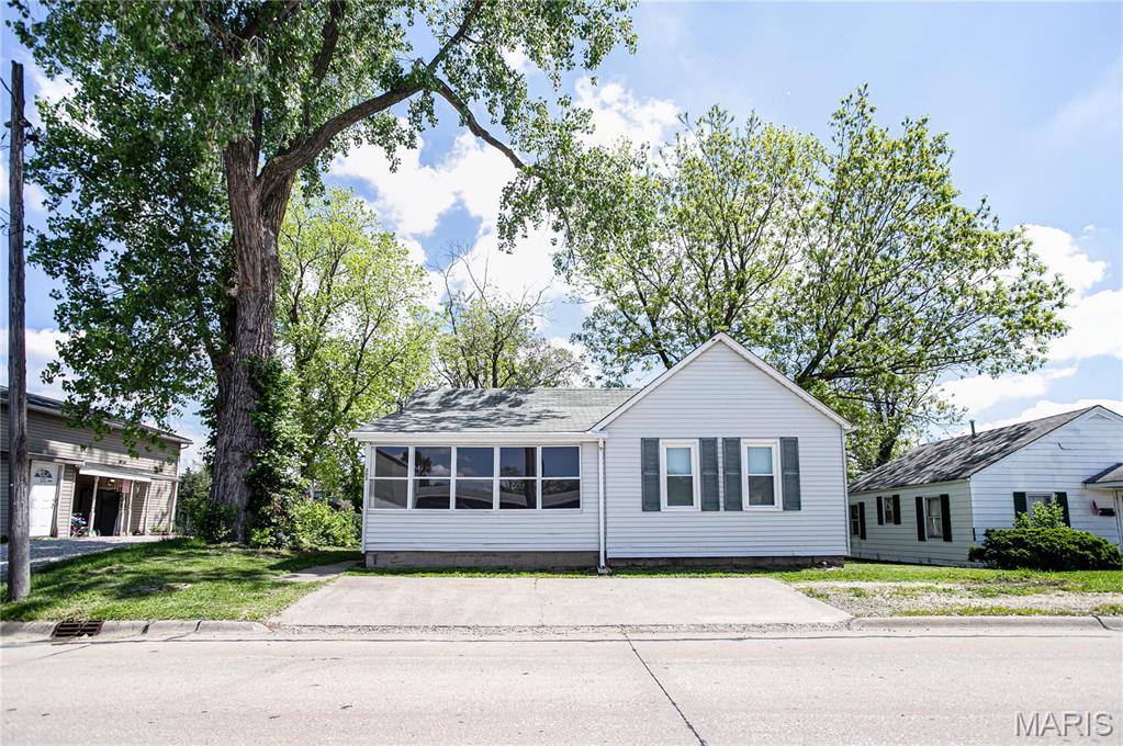 303 S Mcgill Property Photo 1