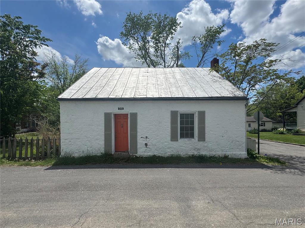 501 S Rapp Avenue Property Photo