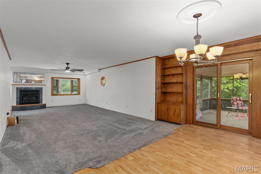 418 E Maple Street Property Photo 9