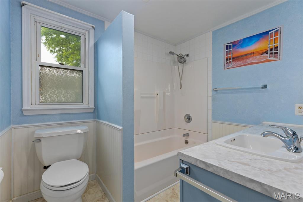 418 E Maple Street Property Photo 24