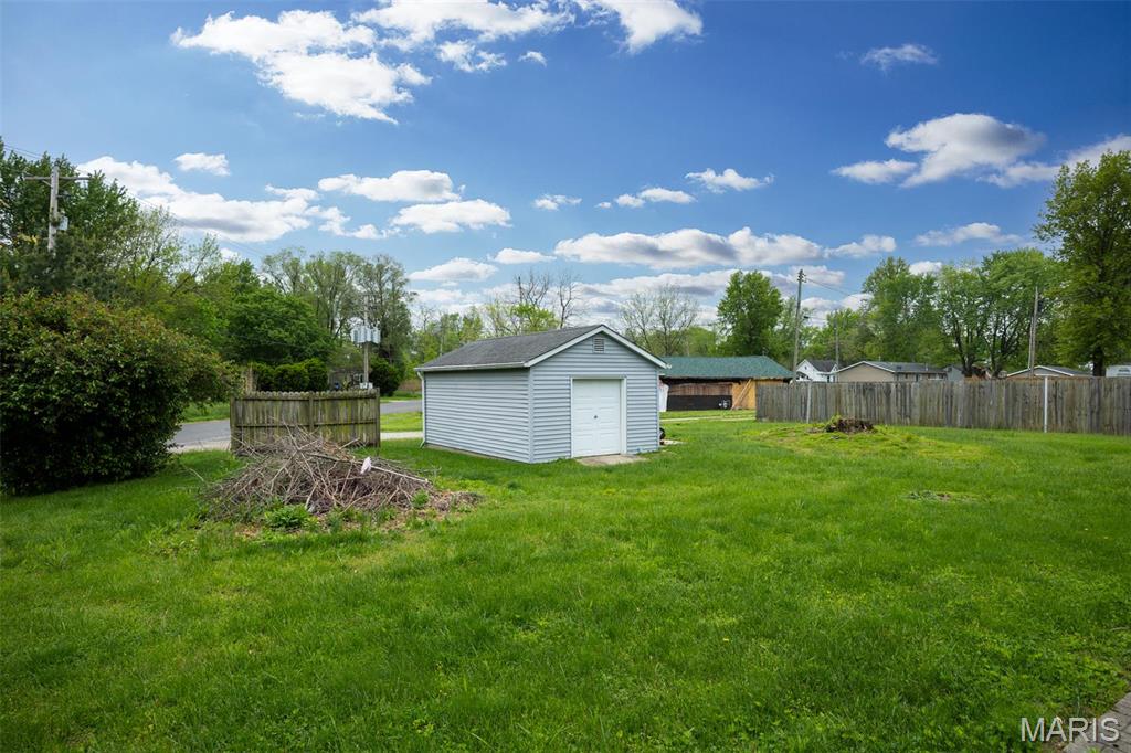 418 E Maple Street Property Photo 30