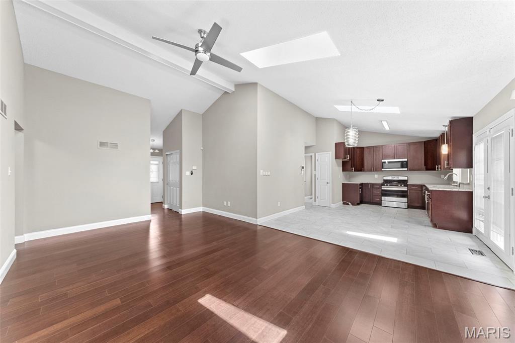 2713 Chapel View Drive Property Photo 4