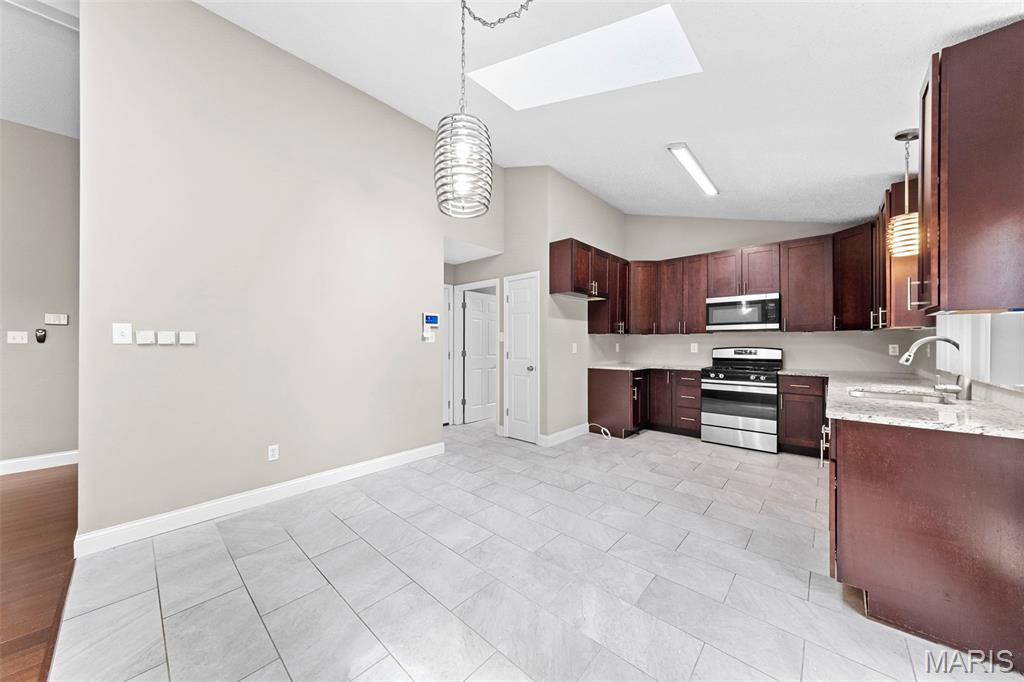 2713 Chapel View Drive Property Photo 6