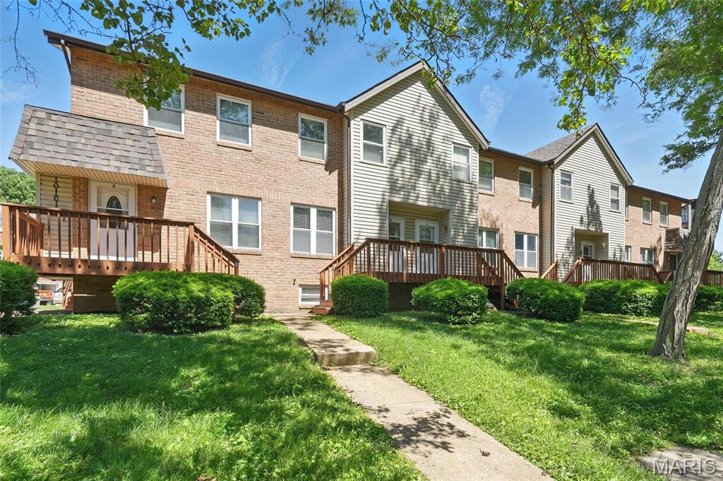 10161 Squire Meadows Drive E Property Photo 1
