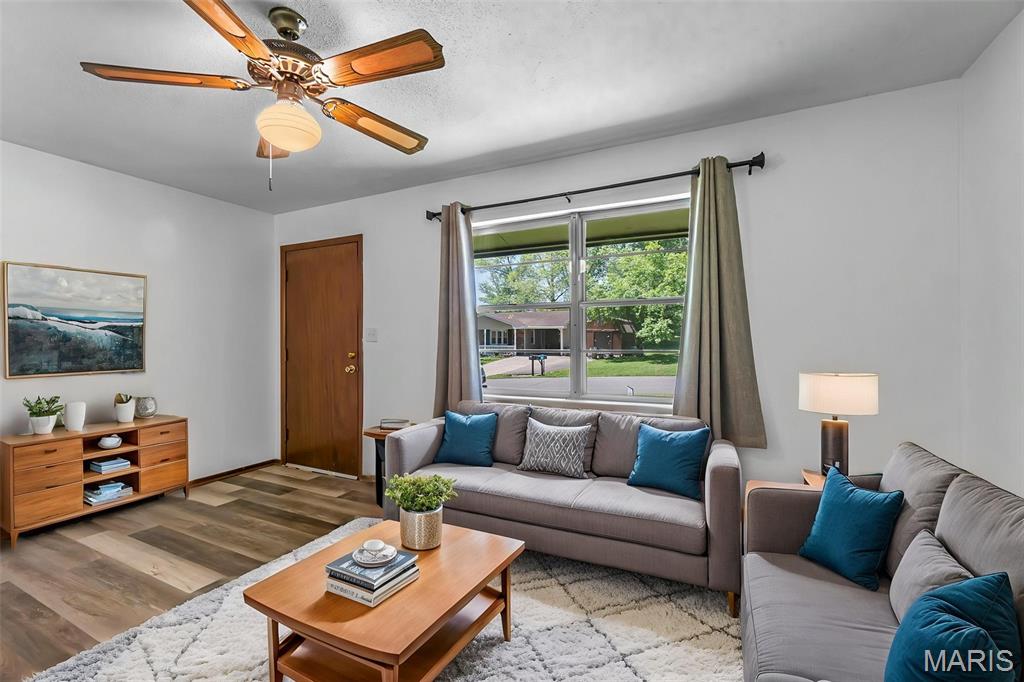 2548 Singing Hills Drive Property Photo 10