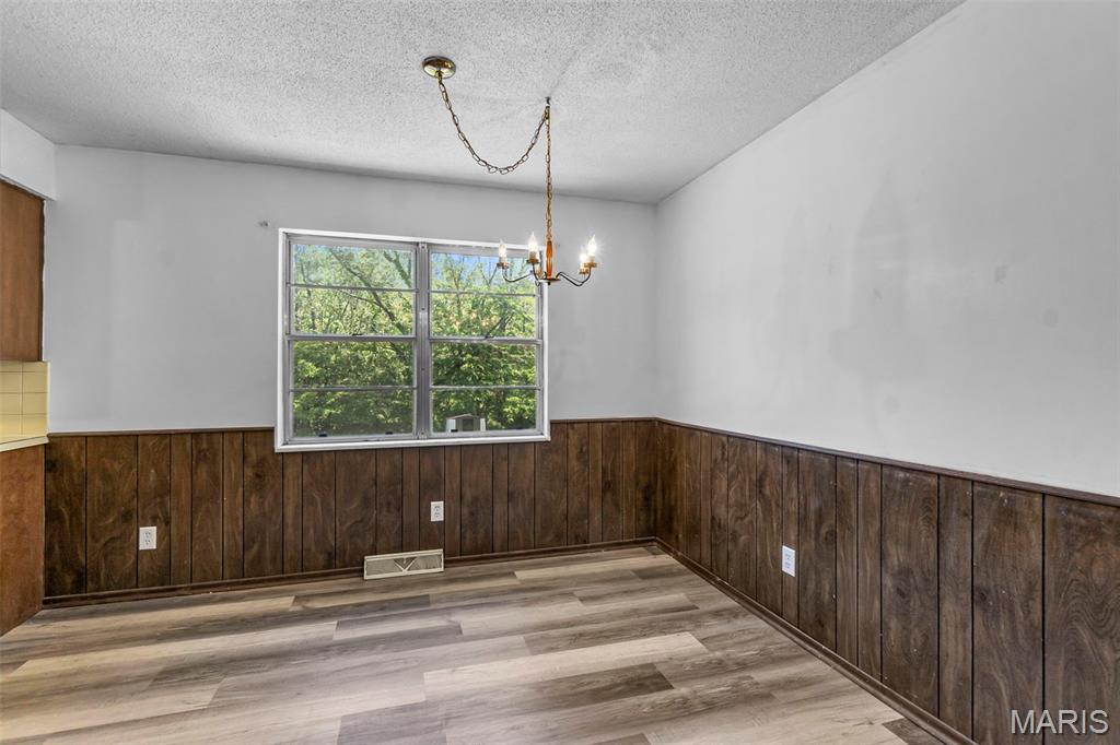 2548 Singing Hills Drive Property Photo 11
