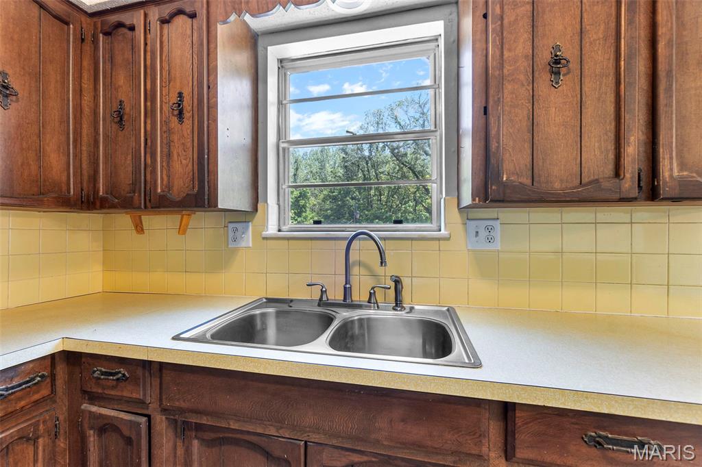 2548 Singing Hills Drive Property Photo 14