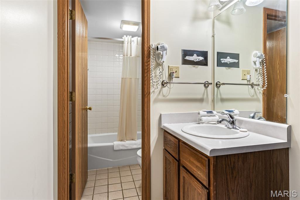 310 N Mccune Property Photo 20