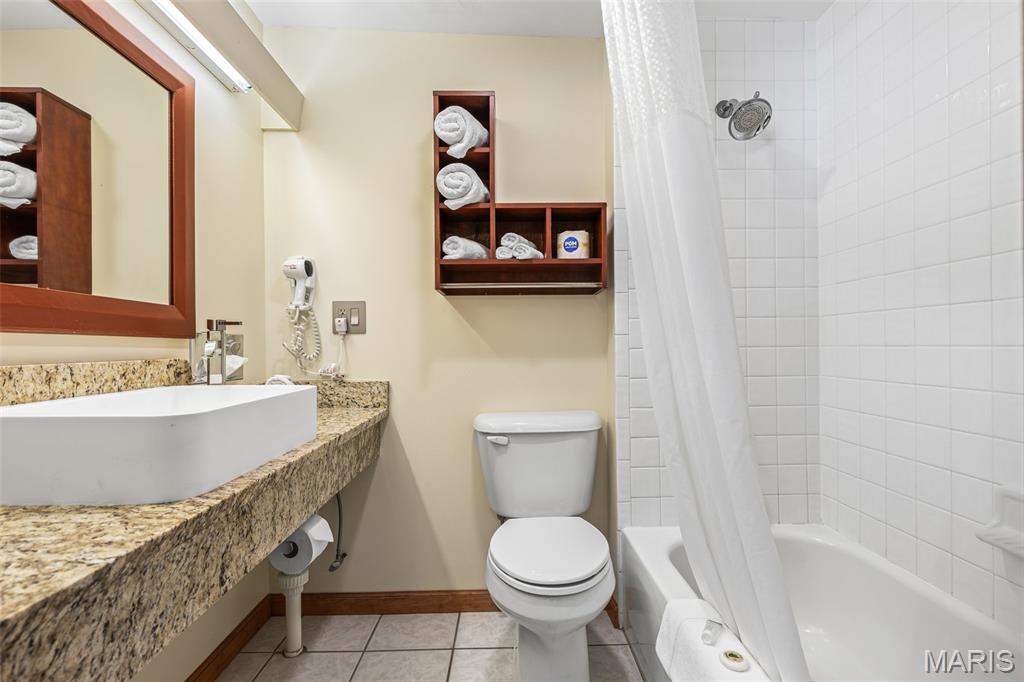 310 N Mccune Property Photo 37