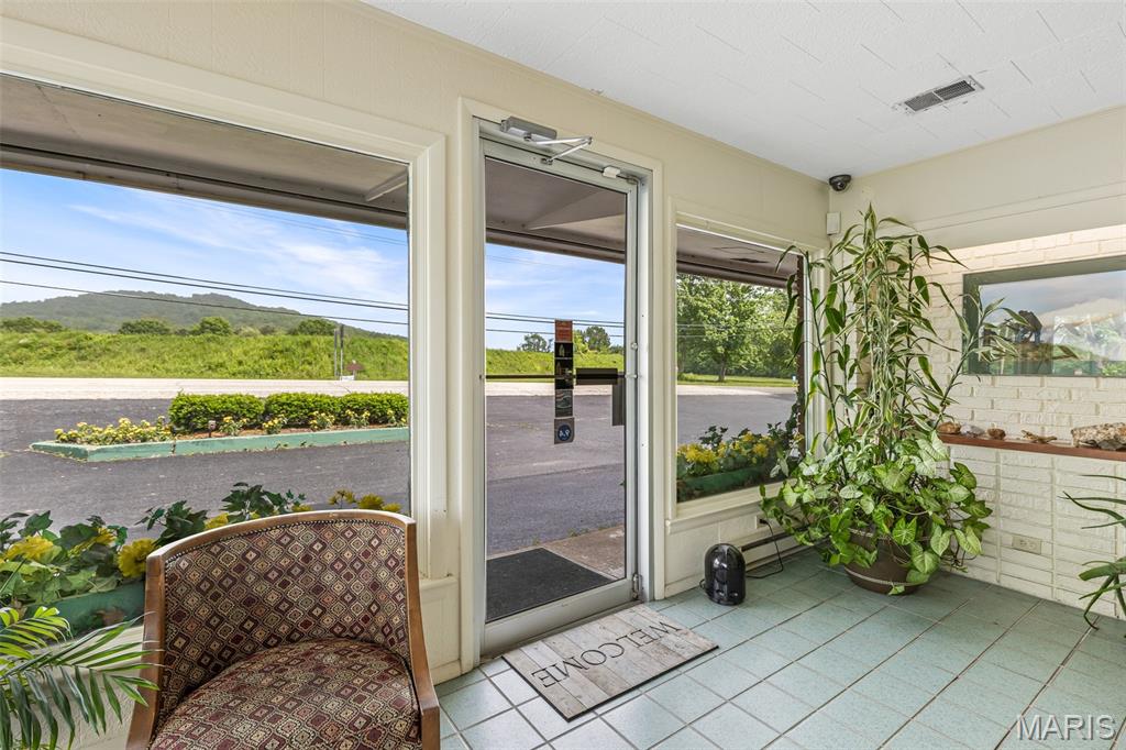310 N Mccune Property Photo 46