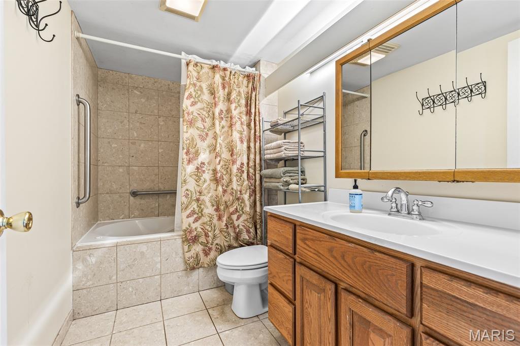 310 N Mccune Property Photo 56