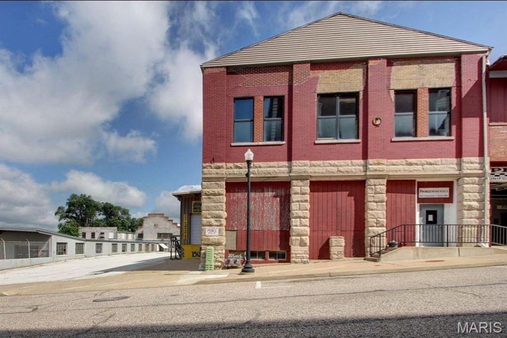 223 Hampshire Property Photo 1