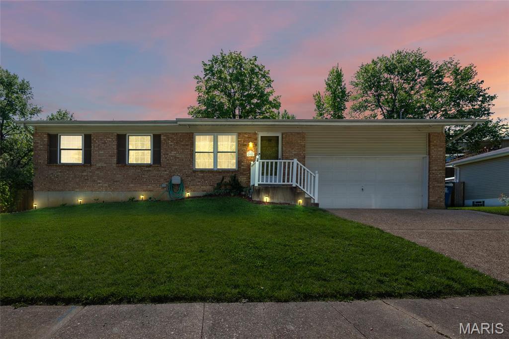 2922 Shores Drive Property Photo 1