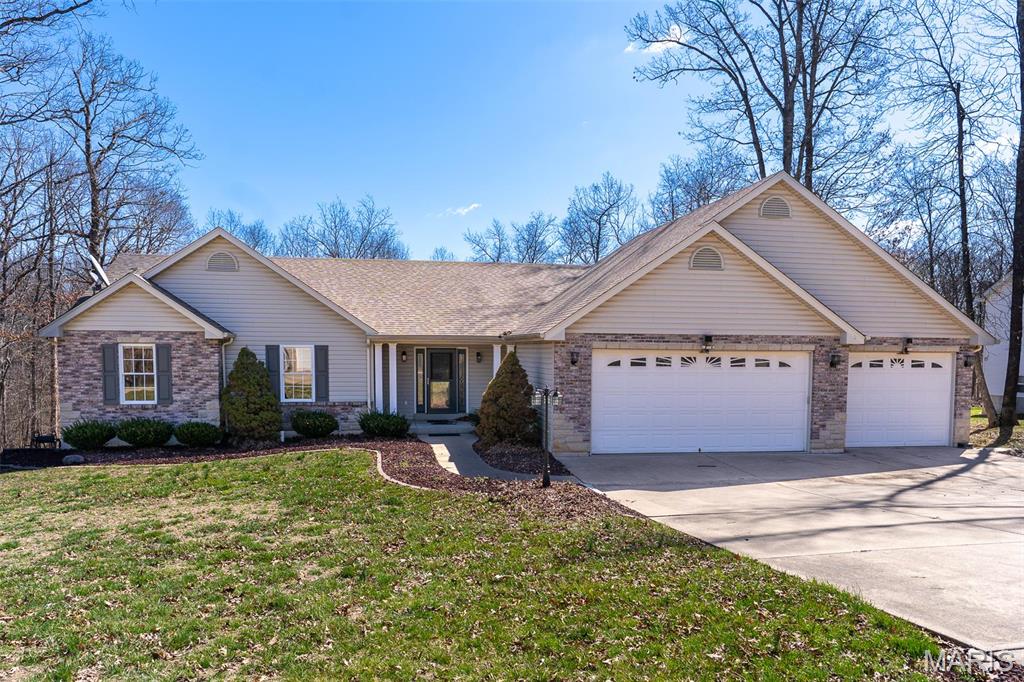 28 Lacey Oak Court Property Photo