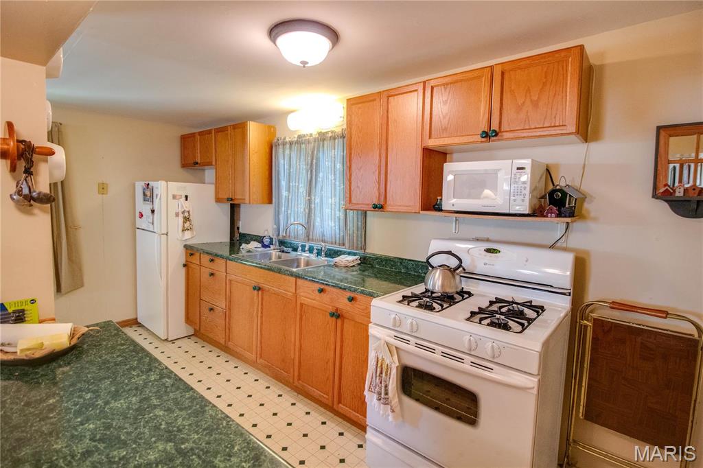 539 Hill Street Property Photo 14
