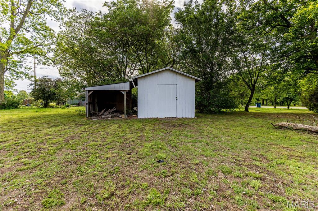 211 E Elm Property Photo 30