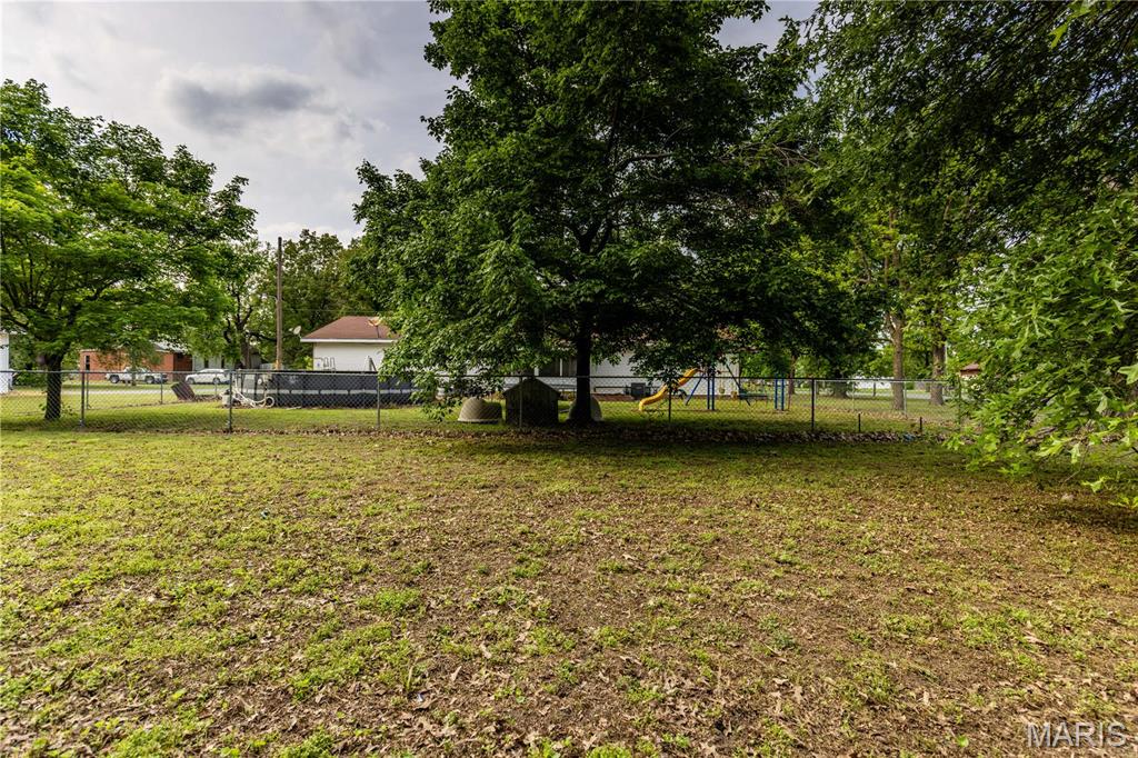 211 E Elm Property Photo 35