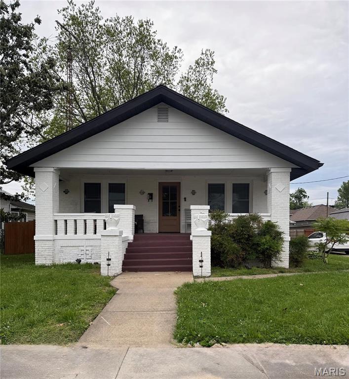305 W Ray Street