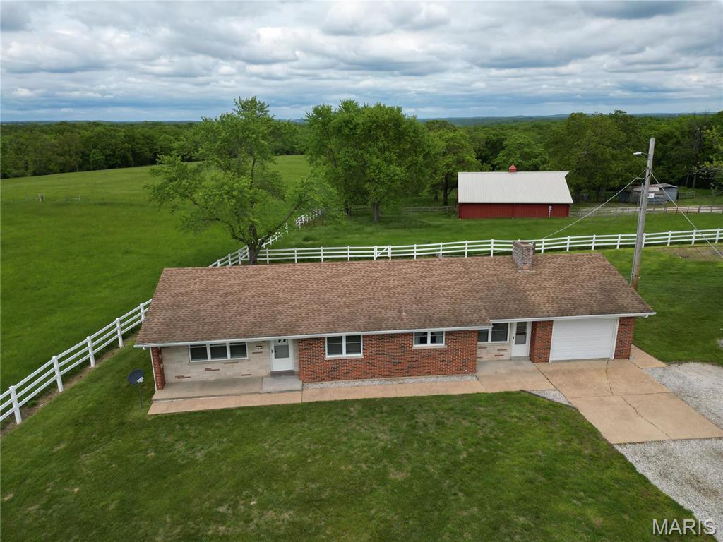 1415 Highway K Property Photo 1