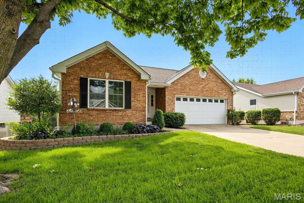 933 Claybend Drive Property Photo 1