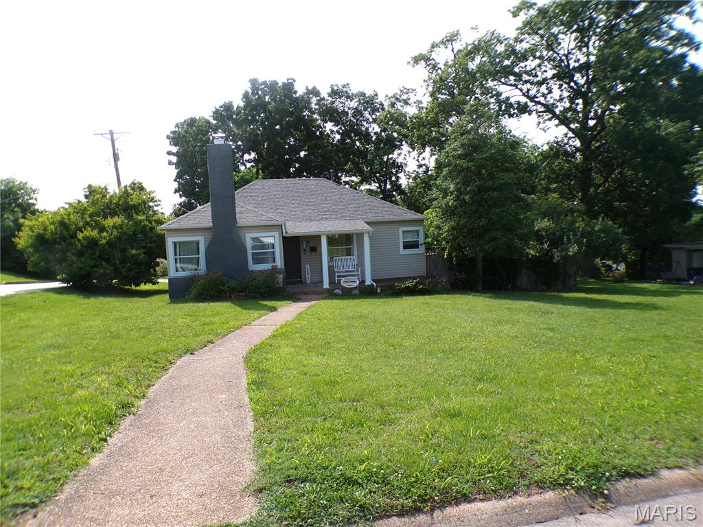 202 N Grand Avenue Property Photo 1