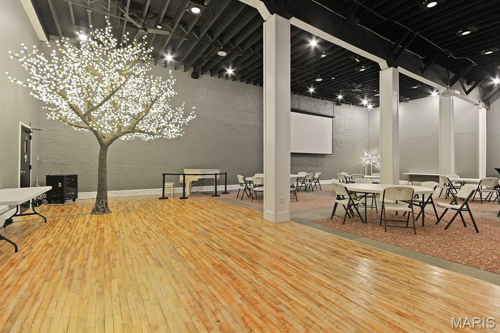105 N Coal Street Property Photo 1
