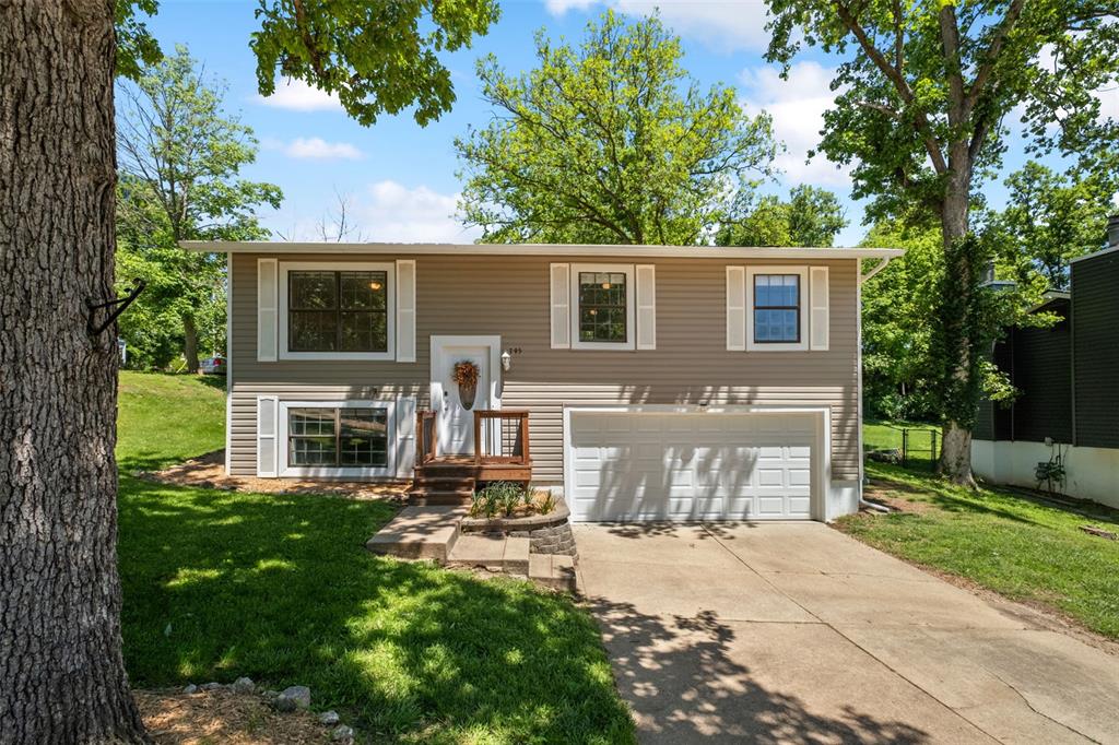 795 Crescent Woods Drive Property Photo 1