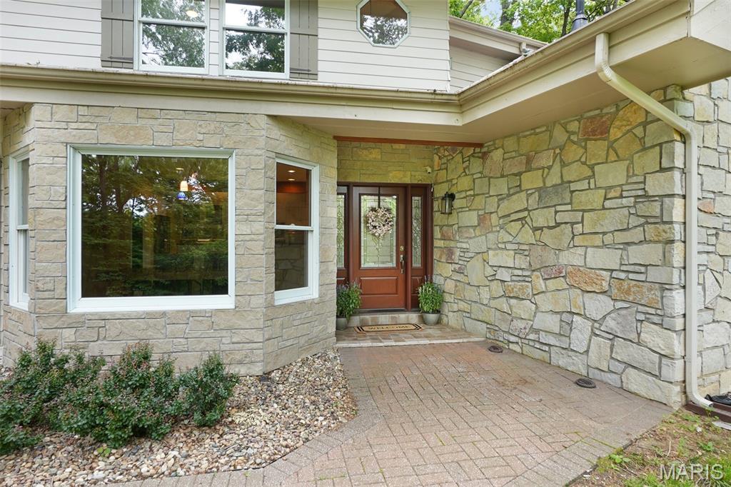 19072 Bear Trail Road Property Photo 3