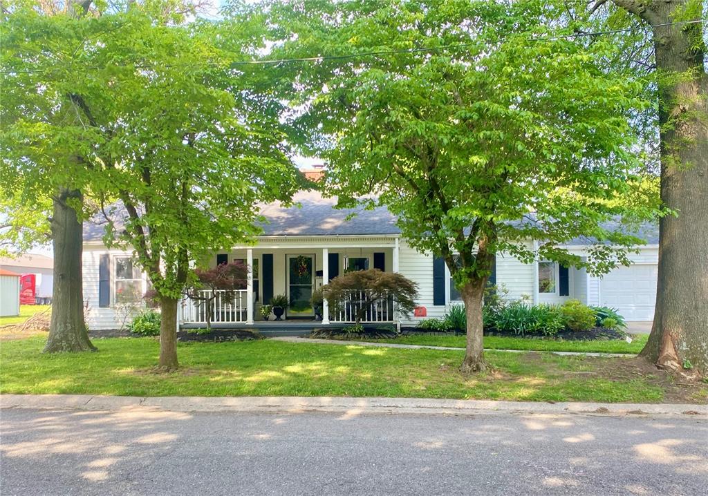207 S Thorn Street Property Photo 1