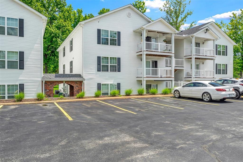 1408 Summertree Springs Avenue C Property Photo 1