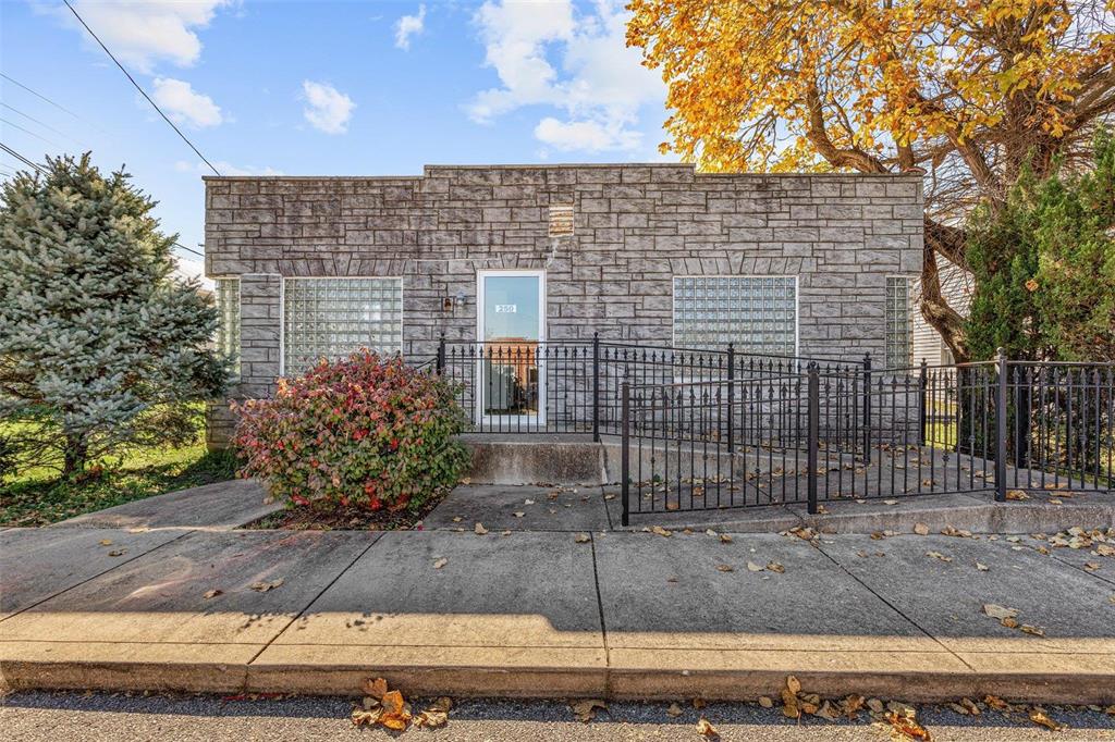 250 Main Street Property Photo 1