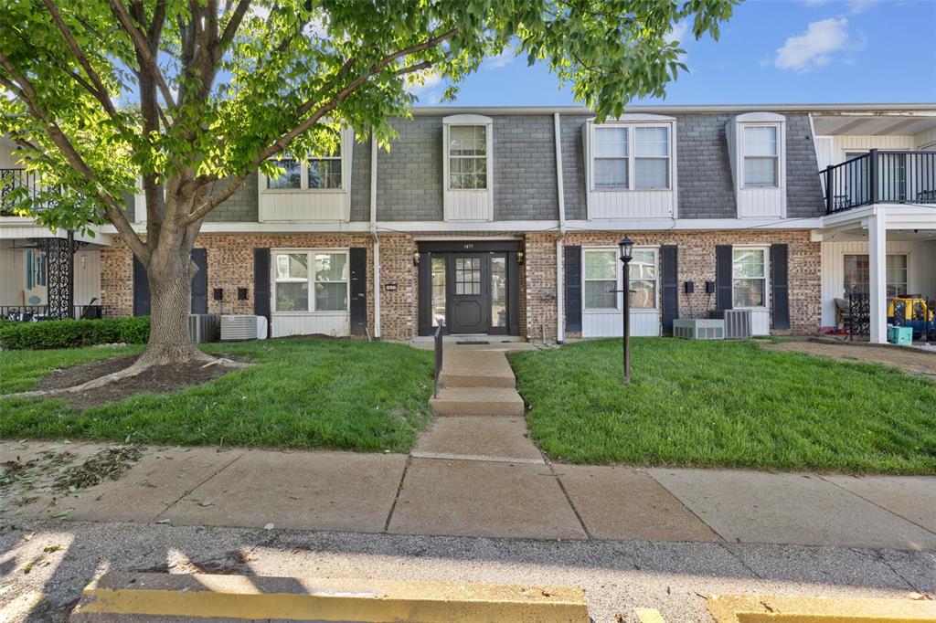 1677 Herault Place H Property Photo 1