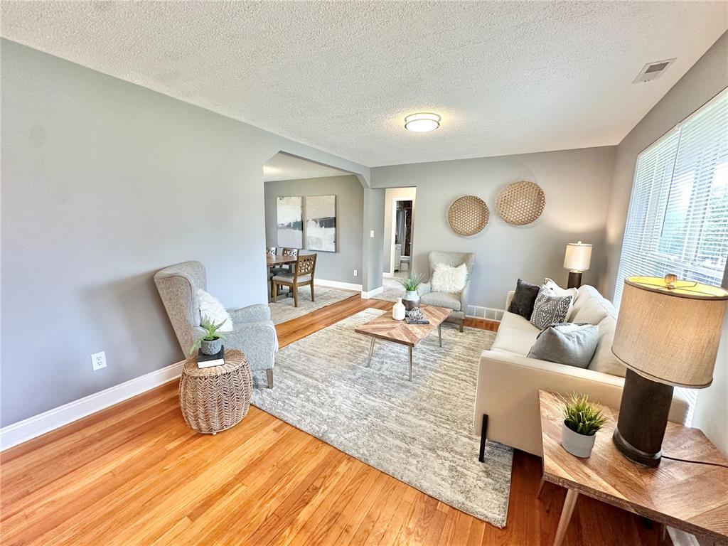 9513 Dorisann Court Property Photo 3