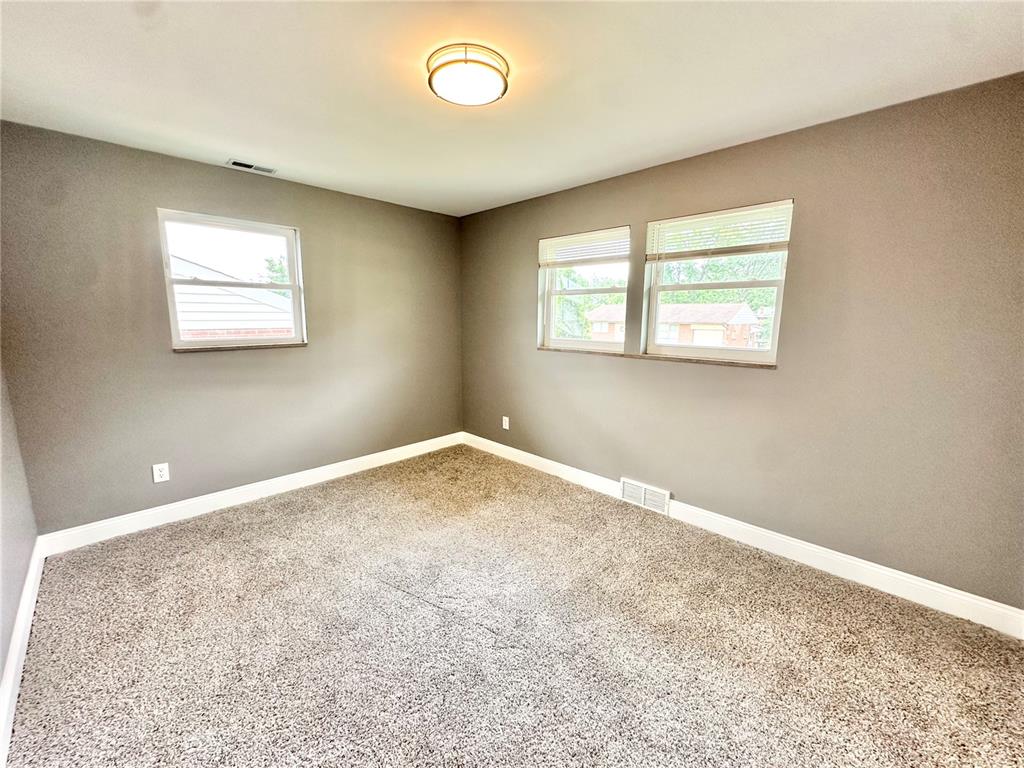 9513 Dorisann Court Property Photo 6