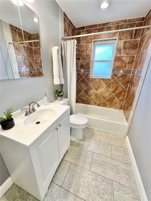9513 Dorisann Court Property Photo 8