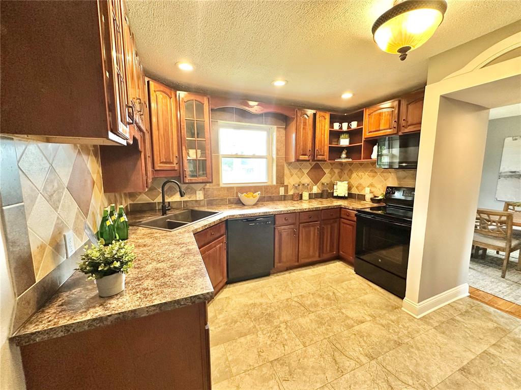 9513 Dorisann Court Property Photo 9