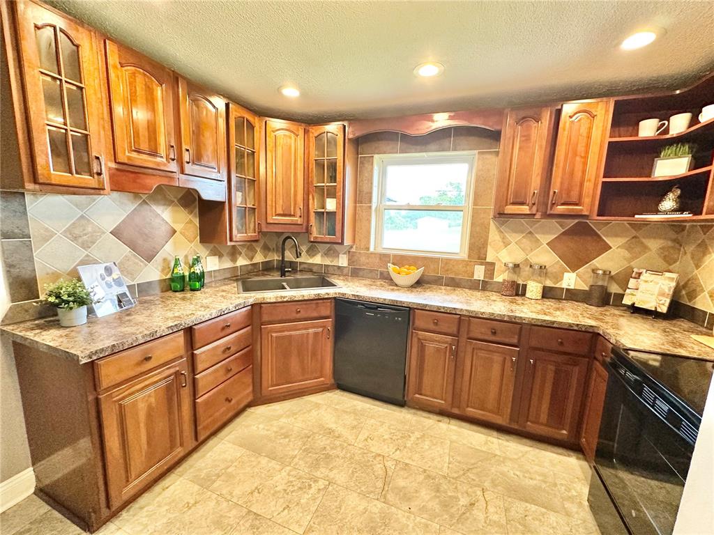 9513 Dorisann Court Property Photo 10