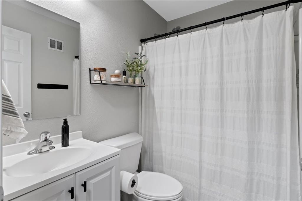 2929 Hallmark Lane Property Photo 10