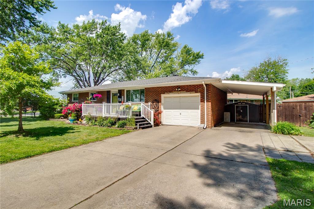 119 Bristol Court Property Photo 2