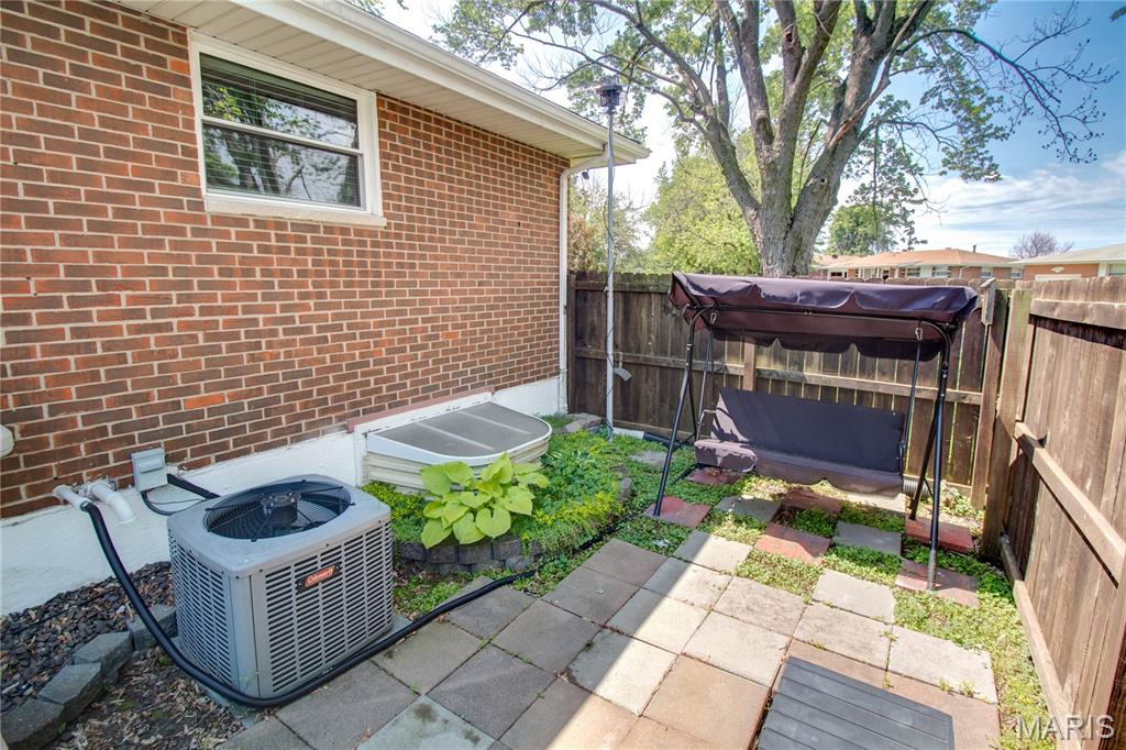 119 Bristol Court Property Photo 44