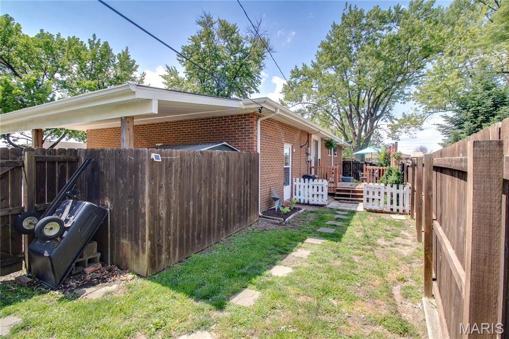 119 Bristol Court Property Photo 46