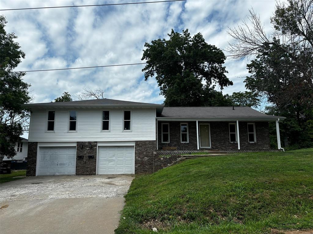 627 Hendricks Drive 627 & 629 Property Photo 1