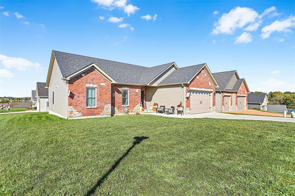 2211 Wind Crest Court Property Photo 1