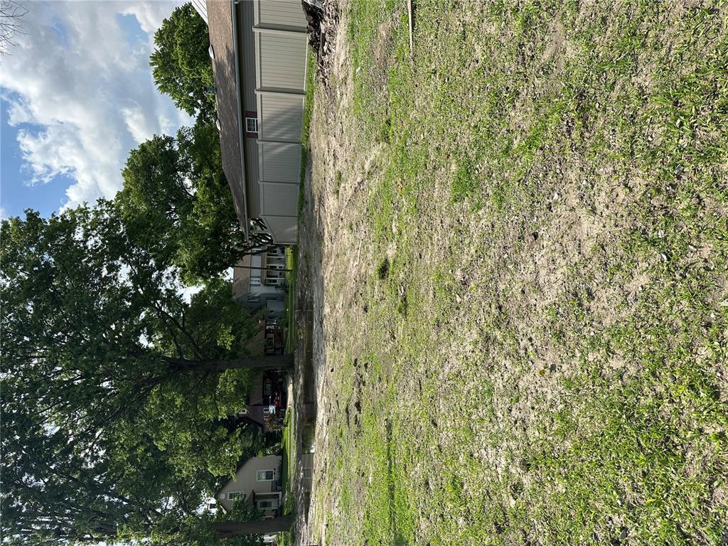 400 Napolean Property Photo 1