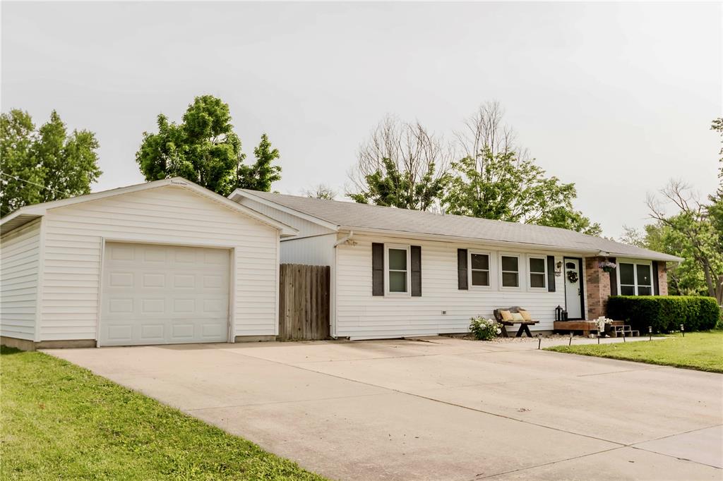 204 Meadowlark Drive Property Photo 1